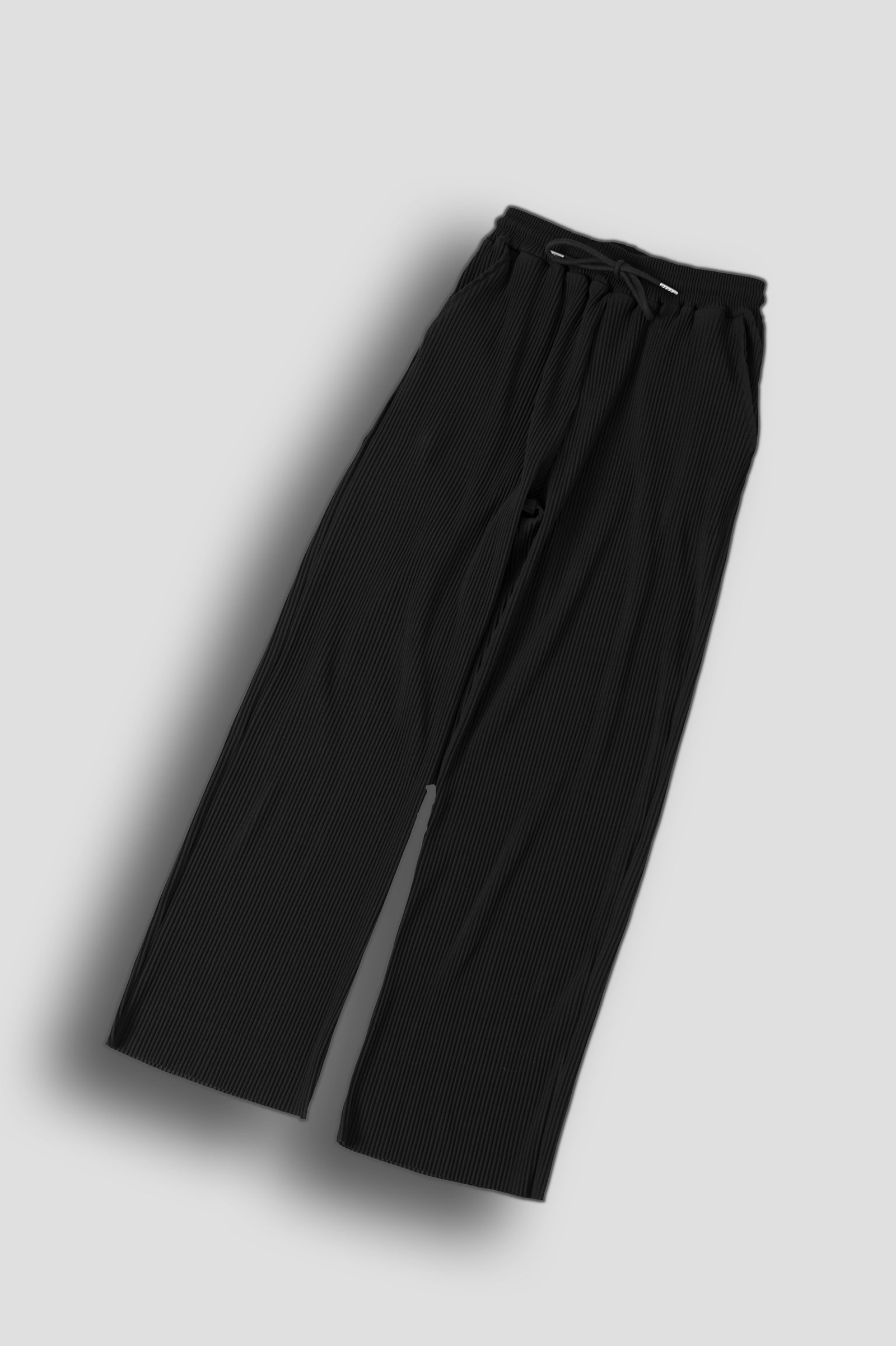PLATS PLAIS ブラックプリーツパンツ PLATS PLAIS ブラックプリーツパンツ