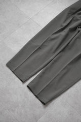 LOOSE LIGHTLY WIDE TAPERED PANTS