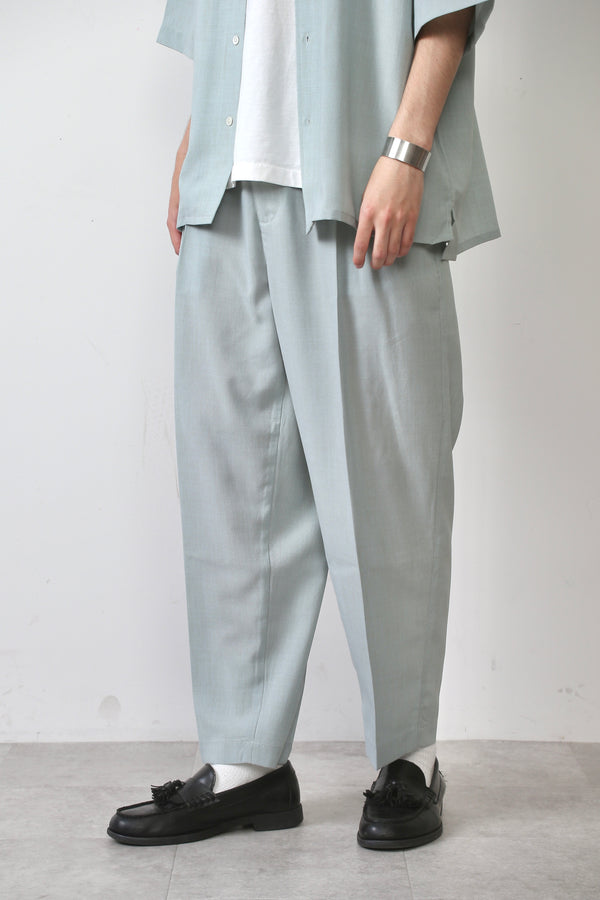 LOOSE LIGHTLY WIDE TAPERED PANTS